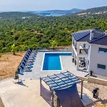 Villa Lavrie *